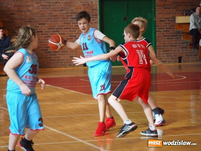 Zdjęcie w galerii na portalu naszwodzislaw.com: Dwa zwycięstwa najmłodszych koszykarzy MKS Wodzisław w turnieju o Pucharu Śląska w mini - koszykówce wiadomości z regionu