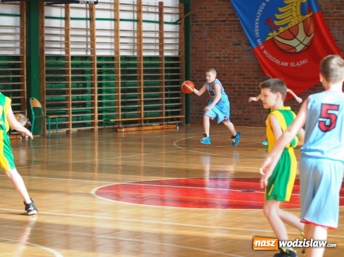 Zdjęcie w galerii na portalu naszwodzislaw.com: Dwa zwycięstwa najmłodszych koszykarzy MKS Wodzisław w turnieju o Pucharu Śląska w mini - koszykówce wiadomości z regionu