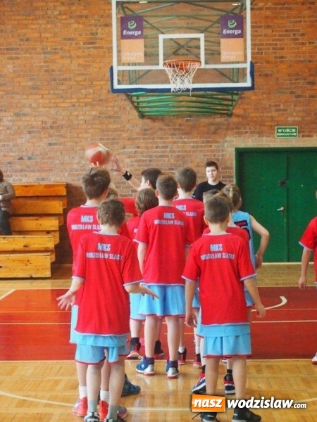 Zdjęcie w galerii na portalu naszwodzislaw.com: Dwa zwycięstwa najmłodszych koszykarzy MKS Wodzisław w turnieju o Pucharu Śląska w mini - koszykówce wiadomości z regionu