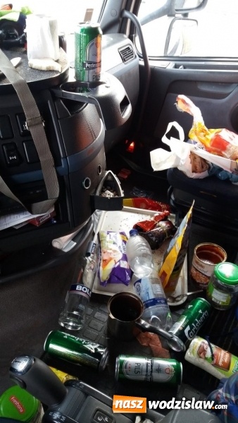 Zdjęcie w galerii na portalu naszwodzislaw.com: Świeżo upieczony serbski kierowca uczcił przyjazd do Polski butelką wódki  wiadomości z regionu