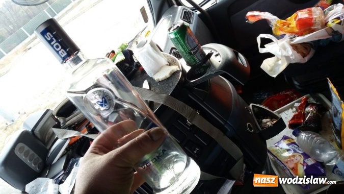 Zdjęcie w galerii na portalu naszwodzislaw.com: Świeżo upieczony serbski kierowca uczcił przyjazd do Polski butelką wódki  wiadomości z regionu