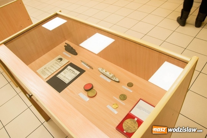 Zdjęcie w galerii na portalu naszwodzislaw.com: Historia statku MS Batory, czyli otwarcie wystawy w Rydułtowskim Centrum Kultury wiadomości z regionu