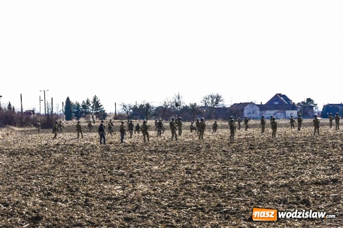 Zdjęcie w galerii na portalu naszwodzislaw.com: Polska armia ćwiczy w starych Nieboczowach wiadomości z regionu