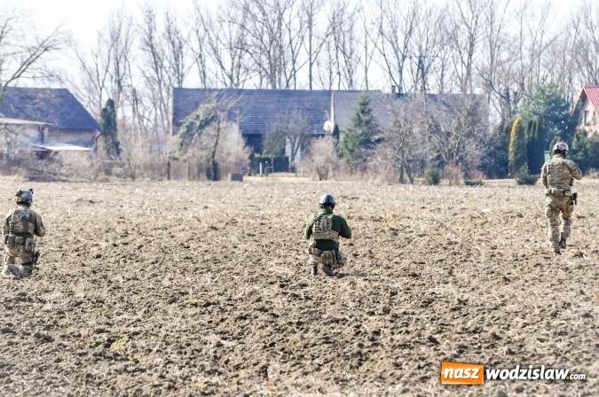 Zdjęcie w galerii na portalu naszwodzislaw.com: Polska armia ćwiczy w starych Nieboczowach wiadomości z regionu