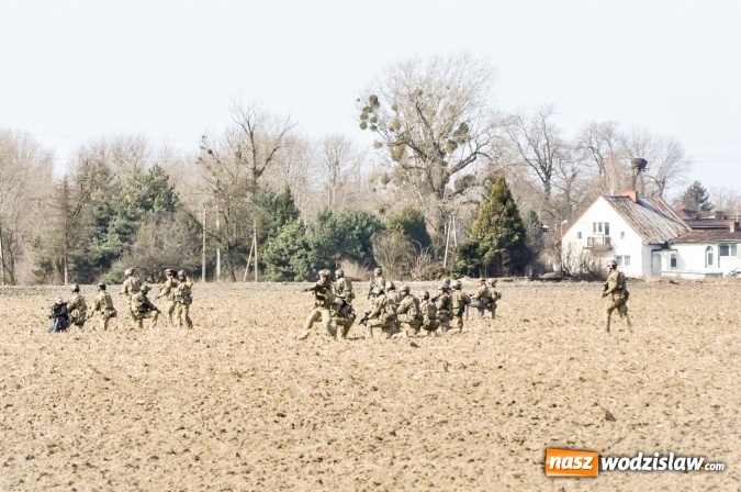 Zdjęcie w galerii na portalu naszwodzislaw.com: Polska armia ćwiczy w starych Nieboczowach wiadomości z regionu