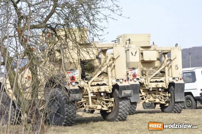 Zdjęcie w galerii na portalu naszwodzislaw.com: Polska armia ćwiczy w starych Nieboczowach wiadomości z regionu