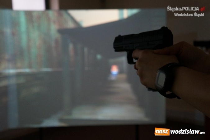 Zdjęcie w galerii na portalu naszwodzislaw.com: Kurs samoobrony i zawody strzeleckie. Za nami Dzień Kobiet w wodzisławskiej komendzie  wiadomości z regionu