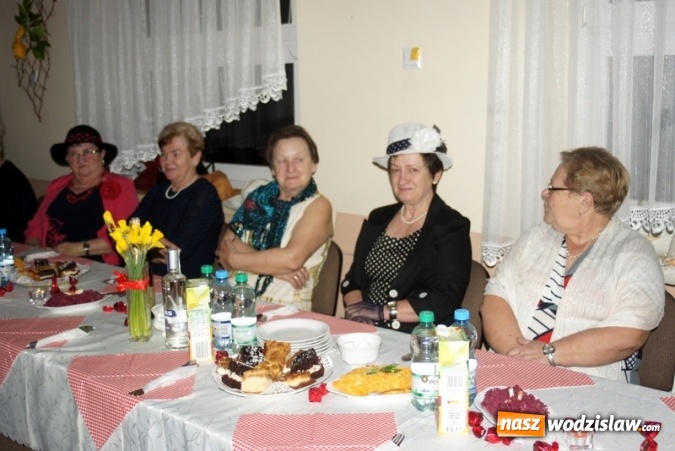 Zdjęcie w galerii na portalu naszwodzislaw.com: Gogołowskie KGW pożegnało karnawał podczas Babskiego Combra wiadomości z regionu