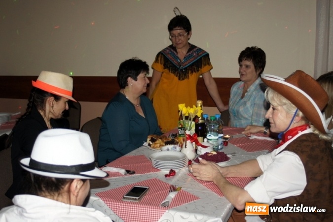 Zdjęcie w galerii na portalu naszwodzislaw.com: Gogołowskie KGW pożegnało karnawał podczas Babskiego Combra wiadomości z regionu