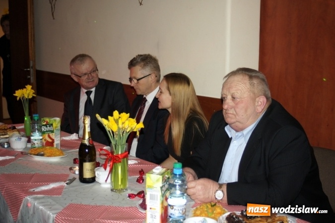 Zdjęcie w galerii na portalu naszwodzislaw.com: Gogołowskie KGW pożegnało karnawał podczas Babskiego Combra wiadomości z regionu