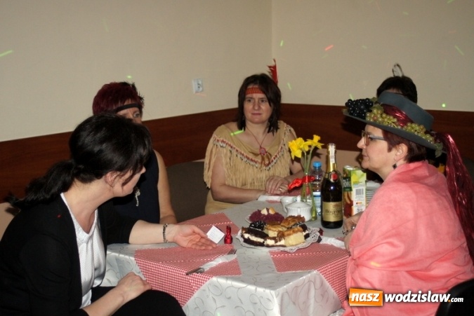 Zdjęcie w galerii na portalu naszwodzislaw.com: Gogołowskie KGW pożegnało karnawał podczas Babskiego Combra wiadomości z regionu