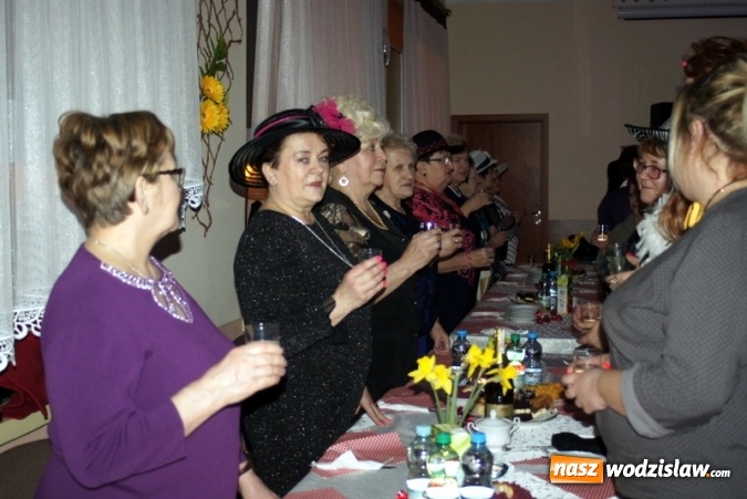 Zdjęcie w galerii na portalu naszwodzislaw.com: Gogołowskie KGW pożegnało karnawał podczas Babskiego Combra wiadomości z regionu