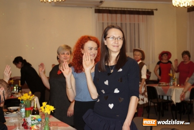 Zdjęcie w galerii na portalu naszwodzislaw.com: Gogołowskie KGW pożegnało karnawał podczas Babskiego Combra wiadomości z regionu