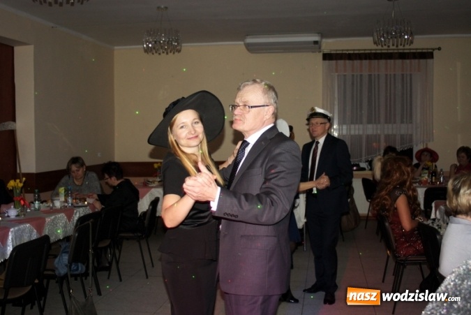 Zdjęcie w galerii na portalu naszwodzislaw.com: Gogołowskie KGW pożegnało karnawał podczas Babskiego Combra wiadomości z regionu