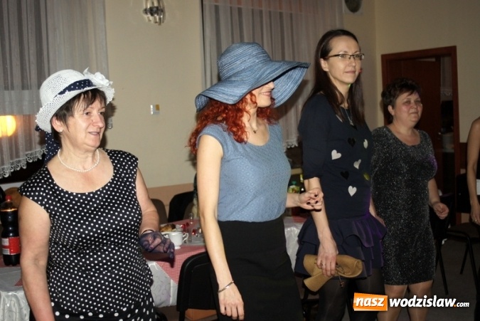 Zdjęcie w galerii na portalu naszwodzislaw.com: Gogołowskie KGW pożegnało karnawał podczas Babskiego Combra wiadomości z regionu