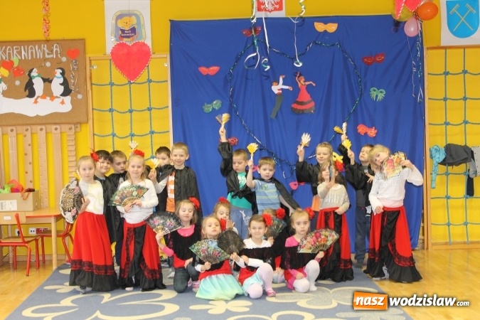 Zdjęcie w galerii na portalu naszwodzislaw.com: Hiszpańska zabawa w Plastusiowie  wiadomości z regionu