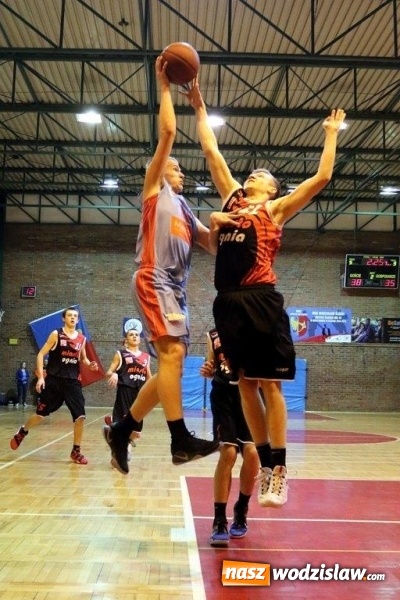 Zdjęcie w galerii na portalu naszwodzislaw.com: Koszykarze MKS Wodzisław górą! Wicelider tabeli pokonany  wiadomości z regionu