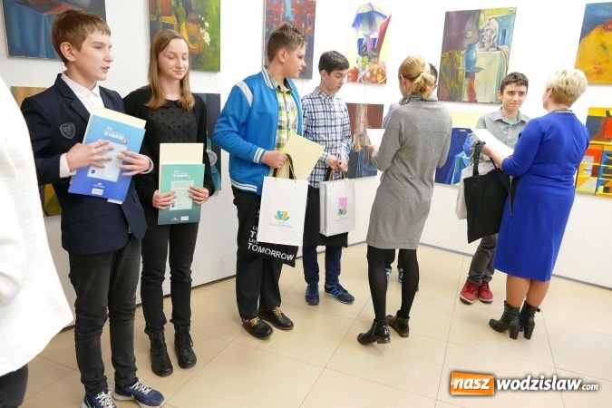 Zdjęcie w galerii na portalu naszwodzislaw.com: Za nami IV Powiatowy Konkurs Języka Angielskiego dla Gimnazjalistów wiadomości z regionu