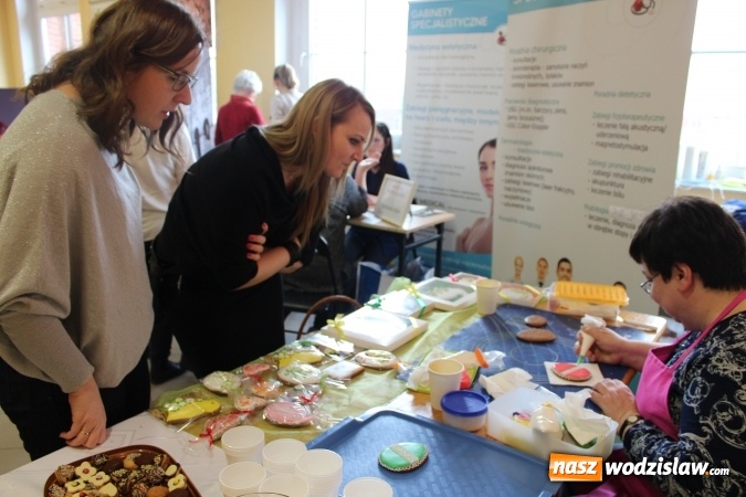 Zdjęcie w galerii na portalu naszwodzislaw.com: Happening z okazji Dnia Kobiet w rydułtowskiej bibliotece  wiadomości z regionu