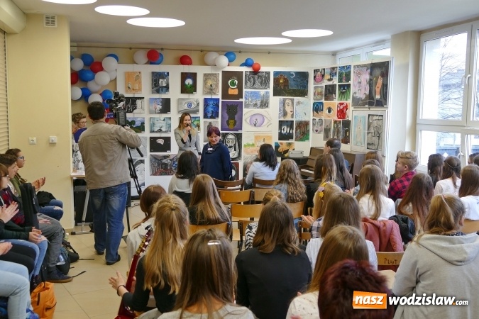 Zdjęcie w galerii na portalu naszwodzislaw.com: Spacer po wyobraźni - Strach ma wielkie oczy. Podsumowanie Regionalnego Konkursu Artystycznego dla Gimnazjalistów wiadomości z regionu