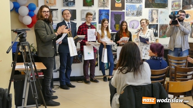 Zdjęcie w galerii na portalu naszwodzislaw.com: Spacer po wyobraźni - Strach ma wielkie oczy. Podsumowanie Regionalnego Konkursu Artystycznego dla Gimnazjalistów wiadomości z regionu