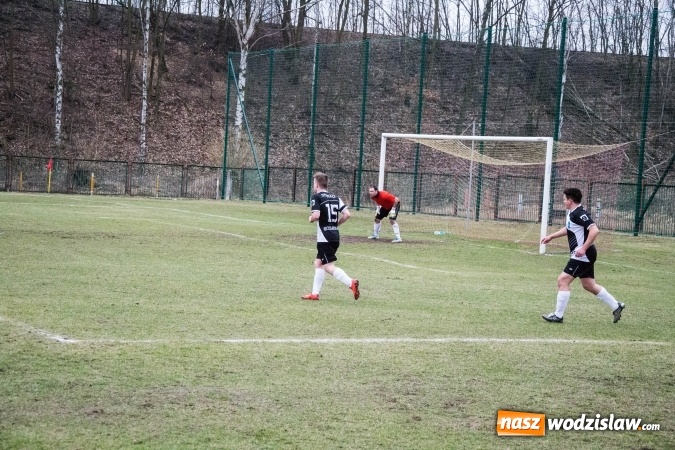 Zdjęcie w galerii na portalu naszwodzislaw.com: Płomień z Połomi nie dał szans gotartowickim Sygnałom wiadomości z regionu