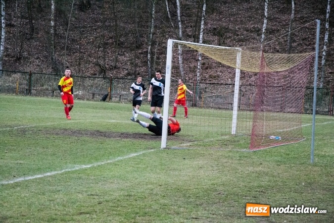 Zdjęcie w galerii na portalu naszwodzislaw.com: Płomień z Połomi nie dał szans gotartowickim Sygnałom wiadomości z regionu