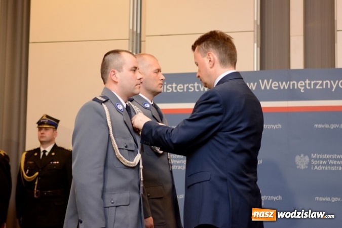 Zdjęcie w galerii na portalu naszwodzislaw.com: Bohaterowie czas&oacute;w pokoju. Wodzisławscy policjanci nagrodzeni przez szefa MSWiA wiadomości z regionu