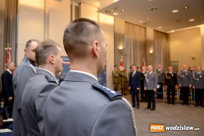 Zdjęcie w galerii na portalu naszwodzislaw.com: Bohaterowie czas&oacute;w pokoju. Wodzisławscy policjanci nagrodzeni przez szefa MSWiA wiadomości z regionu