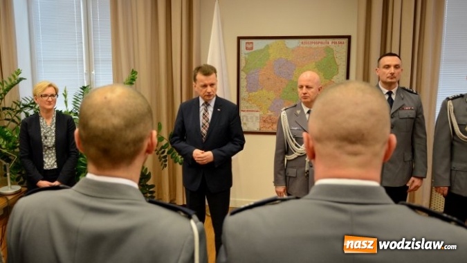 Zdjęcie w galerii na portalu naszwodzislaw.com: Bohaterowie czas&oacute;w pokoju. Wodzisławscy policjanci nagrodzeni przez szefa MSWiA wiadomości z regionu