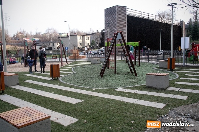 Zdjęcie w galerii na portalu naszwodzislaw.com: Wystartował nowy sezon uzdrowiskowy przy radlińskiej tężni wiadomości z regionu