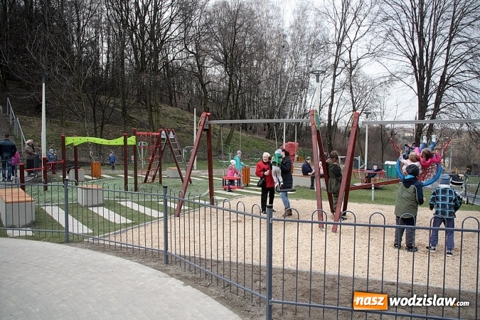 Zdjęcie w galerii na portalu naszwodzislaw.com: Wystartował nowy sezon uzdrowiskowy przy radlińskiej tężni wiadomości z regionu