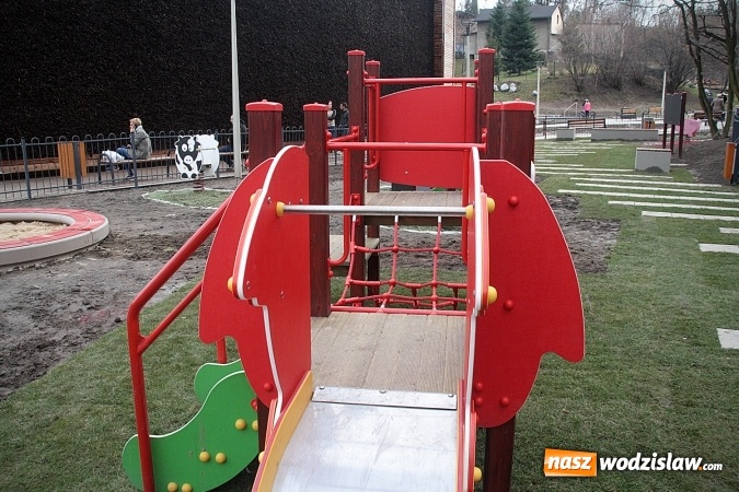 Zdjęcie w galerii na portalu naszwodzislaw.com: Wystartował nowy sezon uzdrowiskowy przy radlińskiej tężni wiadomości z regionu