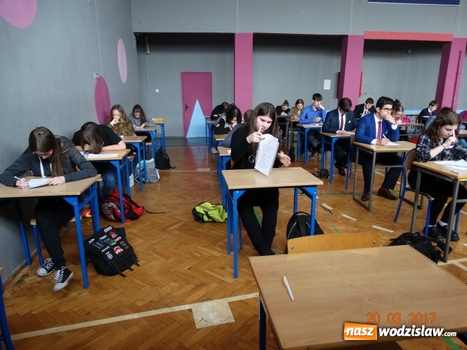 Zdjęcie w galerii na portalu naszwodzislaw.com: Gimnazjaliści powiatu wodzisławskiego lepsi niż uczniowie pozostałych szkół. Podsumowanie konkursu Wiedzy o Sejmie wiadomości z regionu