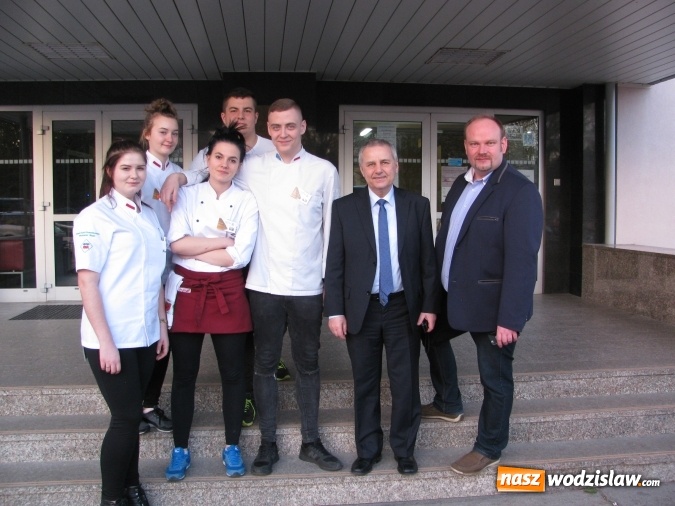 Zdjęcie w galerii na portalu naszwodzislaw.com: Srebro i podwójny brąz dla Ekonomika na Międzynarodowym Konkursie Gastronomicznym wiadomości z regionu