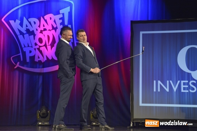 Zdjęcie w galerii na portalu naszwodzislaw.com: Kabaret Młodych Panów bawił w WCK wiadomości z regionu