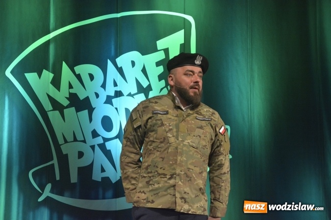 Zdjęcie w galerii na portalu naszwodzislaw.com: Kabaret Młodych Panów bawił w WCK wiadomości z regionu