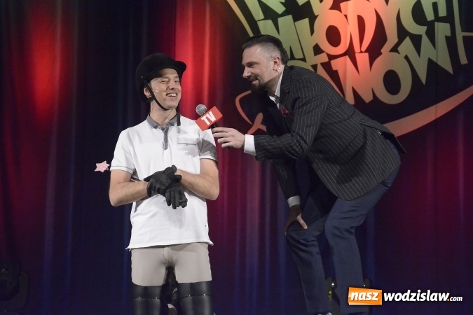 Zdjęcie w galerii na portalu naszwodzislaw.com: Kabaret Młodych Panów bawił w WCK wiadomości z regionu