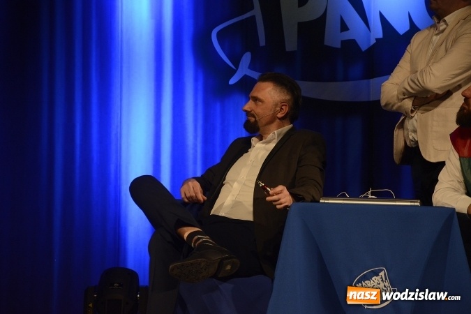 Zdjęcie w galerii na portalu naszwodzislaw.com: Kabaret Młodych Panów bawił w WCK wiadomości z regionu