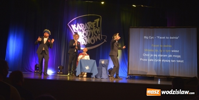 Zdjęcie w galerii na portalu naszwodzislaw.com: Kabaret Młodych Panów bawił w WCK wiadomości z regionu