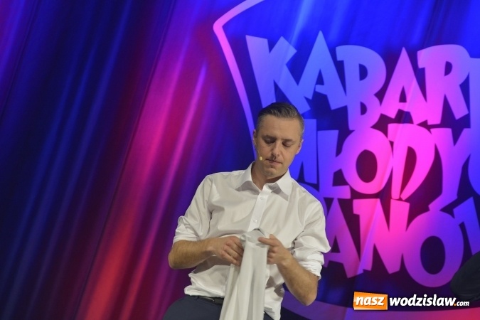 Zdjęcie w galerii na portalu naszwodzislaw.com: Kabaret Młodych Panów bawił w WCK wiadomości z regionu