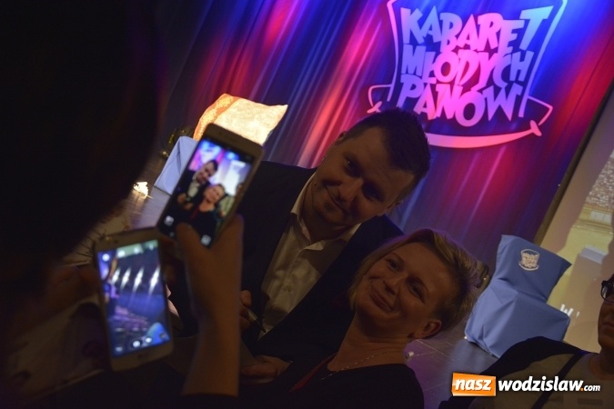 Zdjęcie w galerii na portalu naszwodzislaw.com: Kabaret Młodych Panów bawił w WCK wiadomości z regionu