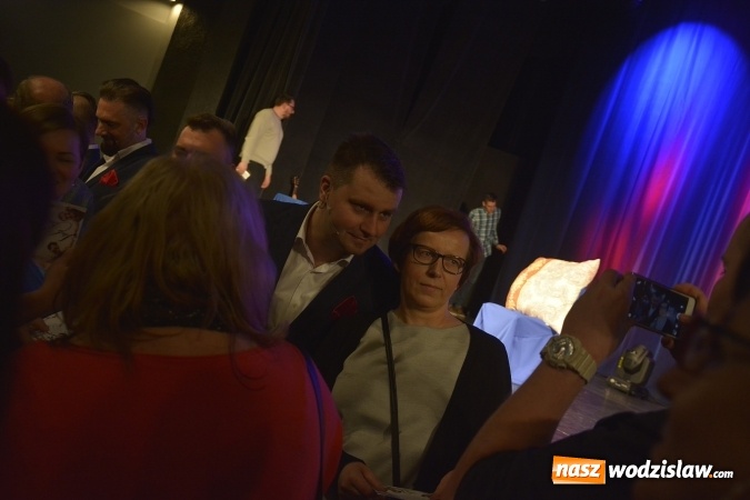Zdjęcie w galerii na portalu naszwodzislaw.com: Kabaret Młodych Panów bawił w WCK wiadomości z regionu