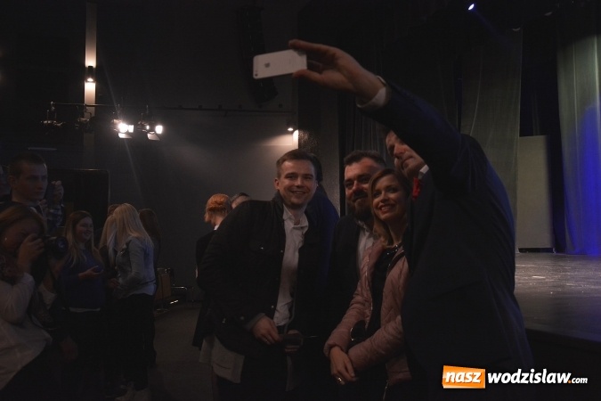 Zdjęcie w galerii na portalu naszwodzislaw.com: Kabaret Młodych Panów bawił w WCK wiadomości z regionu
