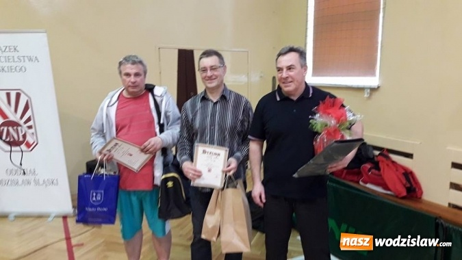 Zdjęcie w galerii na portalu naszwodzislaw.com: Sukces zawodników Relaksu w XXV Wojewódzkim Turnieju Tenisa Stołowego Pracowników Oświaty wiadomości z regionu