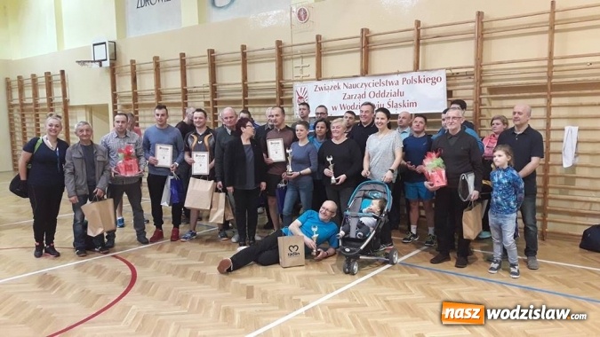 Zdjęcie w galerii na portalu naszwodzislaw.com: Sukces zawodników Relaksu w XXV Wojewódzkim Turnieju Tenisa Stołowego Pracowników Oświaty wiadomości z regionu