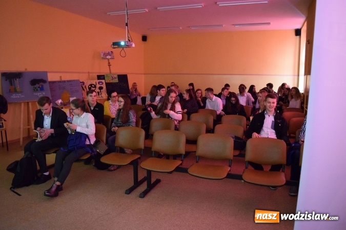 Zdjęcie w galerii na portalu naszwodzislaw.com: Uczniowie z powiatu raciborskiego i wodzisławskiego rywalizowali w kolejnej edycji Turnieju Mądrych Głów wiadomości z regionu