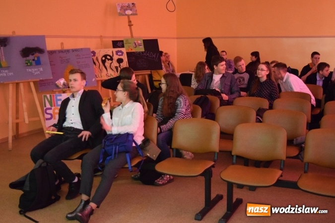 Zdjęcie w galerii na portalu naszwodzislaw.com: Uczniowie z powiatu raciborskiego i wodzisławskiego rywalizowali w kolejnej edycji Turnieju Mądrych Głów wiadomości z regionu