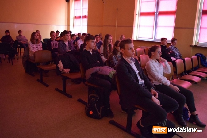 Zdjęcie w galerii na portalu naszwodzislaw.com: Uczniowie z powiatu raciborskiego i wodzisławskiego rywalizowali w kolejnej edycji Turnieju Mądrych Głów wiadomości z regionu