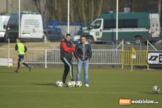 Zdjęcie w galerii na portalu naszwodzislaw.com: Podział punktów w derbowym meczu przy Bogumińskiej wiadomości z regionu